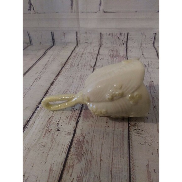 VINTAGE IRELAND BELLEEK PORCELAIN SHELL PATTERN TEA BELL - Picture 8 of 8